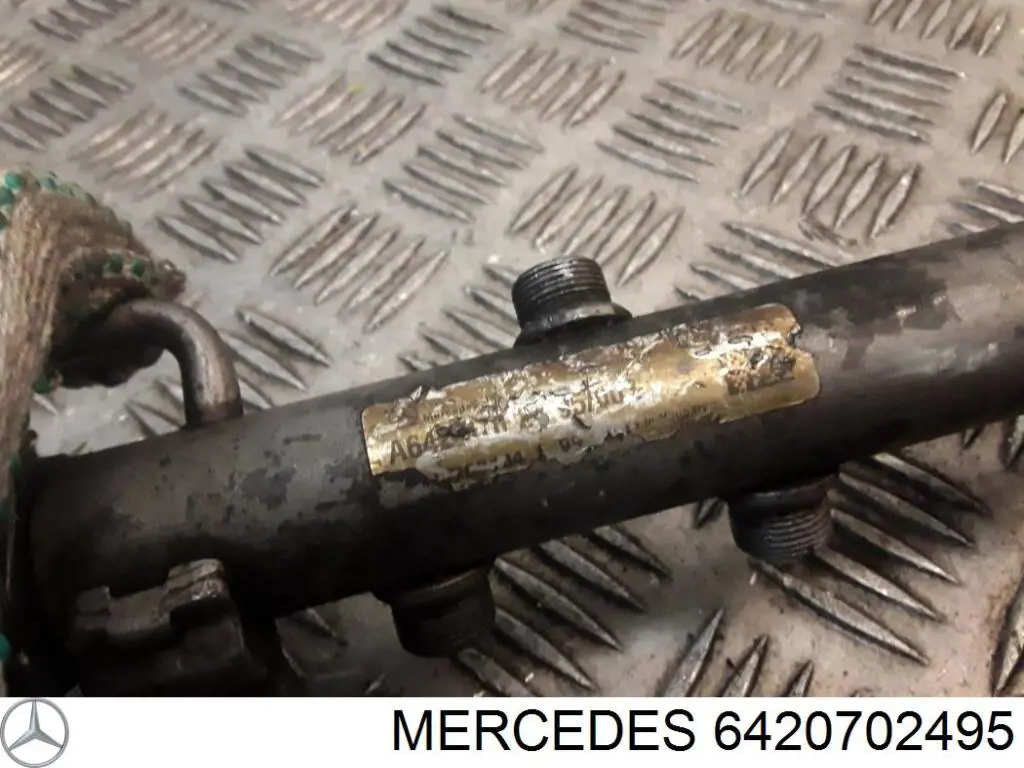 6420702495 Mercedes Distribuidor de combustível (rampa) esquerdo