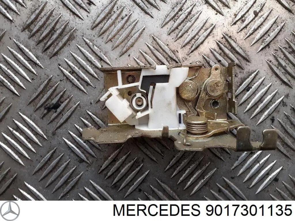 Fecho da porta lateral deslizante direita Mercedes 9017301135 preço, a partir de 26,14 USD