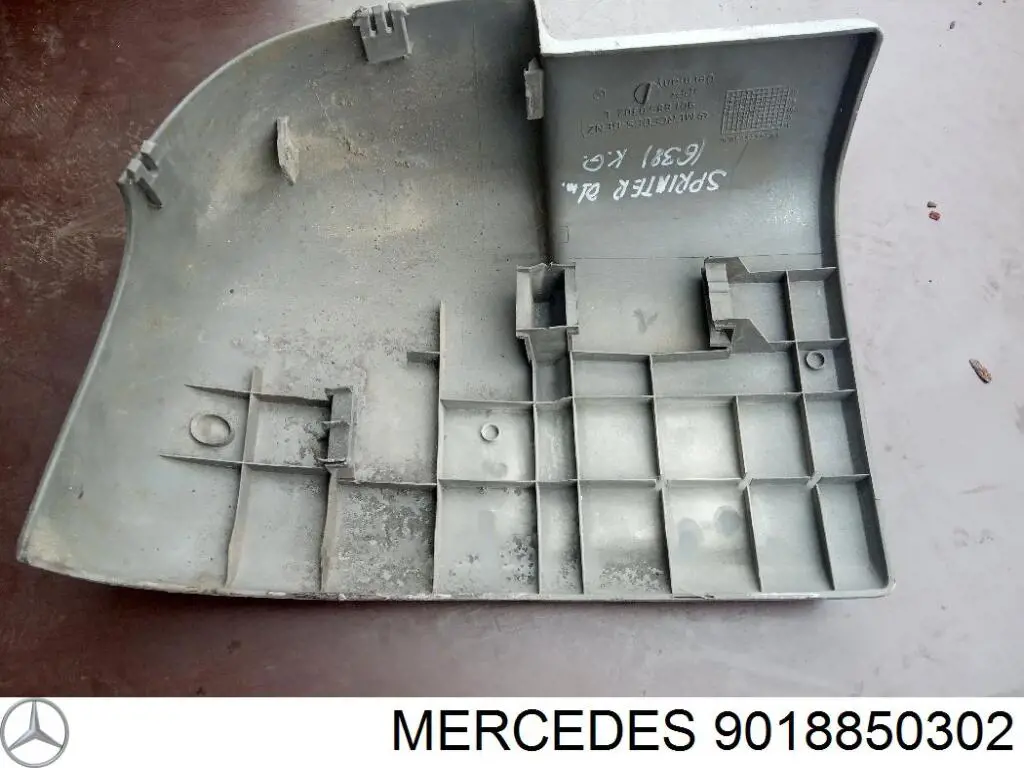 9018850302 Mercedes Pára-choque traseiro, parte esquerda