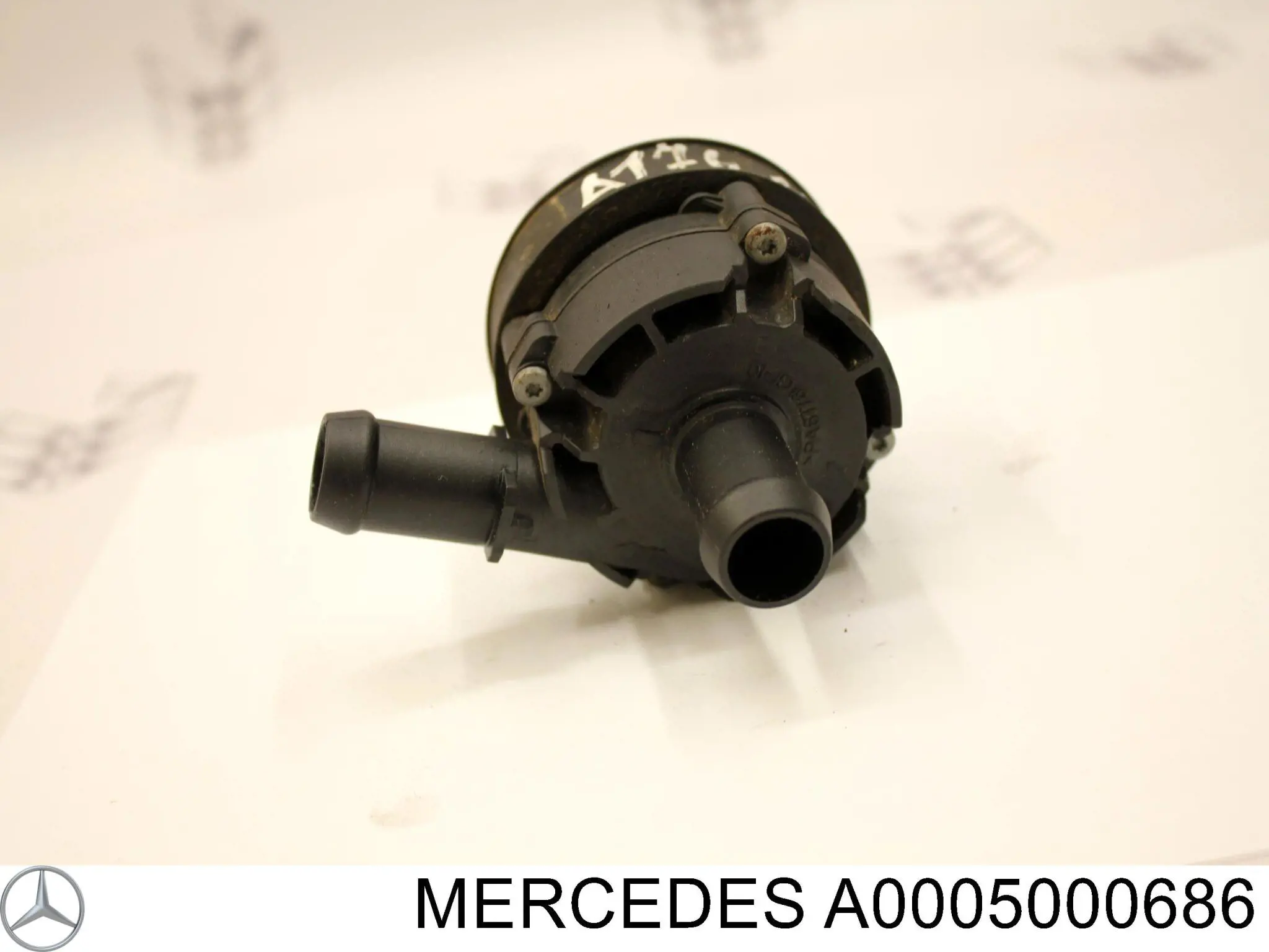A0005000686 Mercedes Bomba de água (bomba) de esfriamento