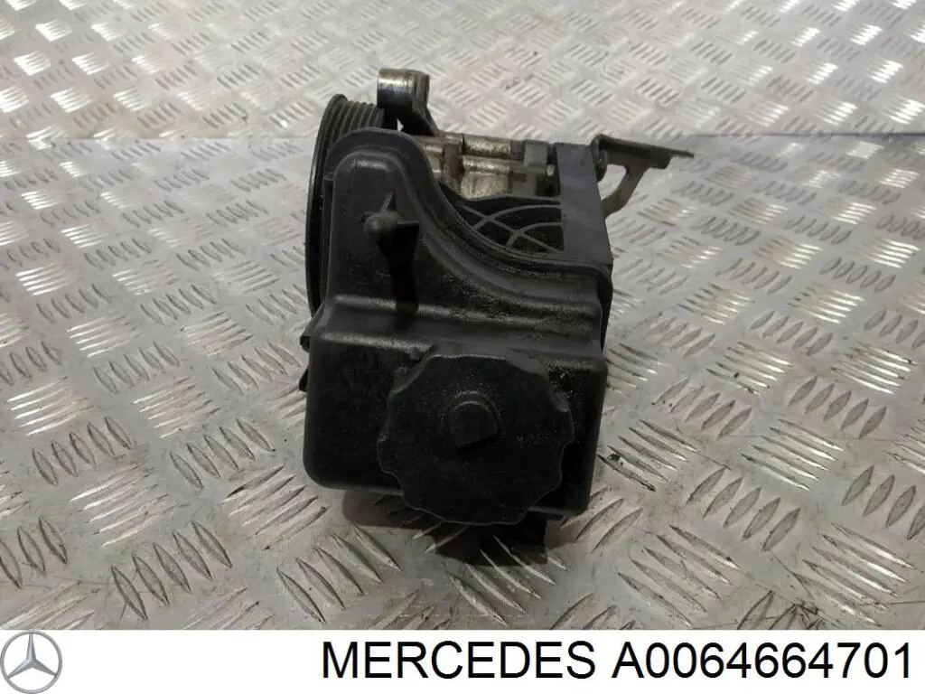 Compre A0064664701 Mercedes Bomba da Direção hidrâulica assistida