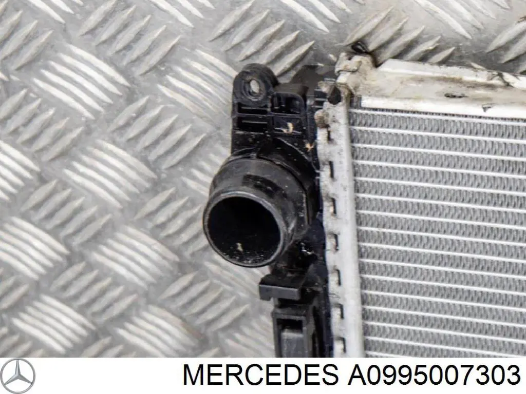 Compre A0995007303 Mercedes Radiador de esfriamento de motor