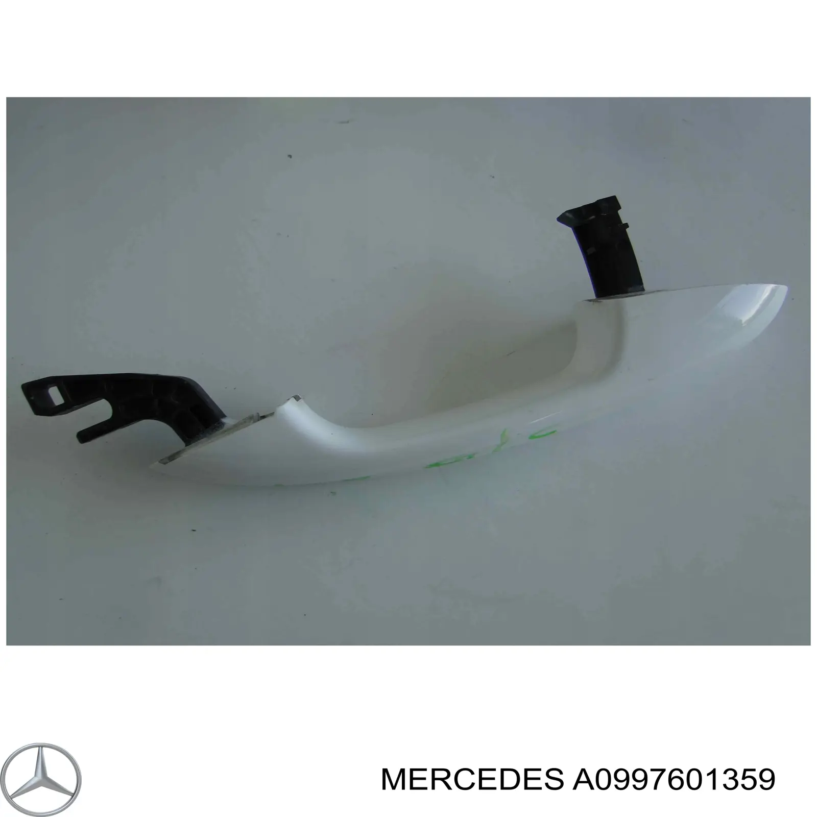 Maçaneta dianteira esquerda externa da porta A0997601359 Mercedes