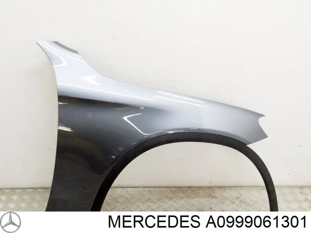 Compre A0999061301 Mercedes Ventilador elétrico de esfriamento montado (motor + roda de aletas)