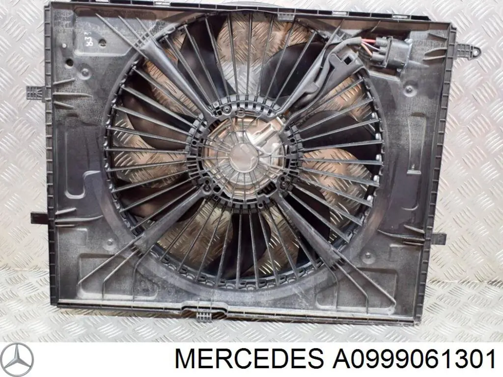 A0999061301 Mercedes Ventilador elétrico de esfriamento montado (motor + roda de aletas)