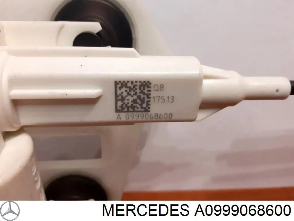 Compre A0999068600 Mercedes Motor acionador de abertura/fechamento de porta-malas (de 3ª/5ª porta traseira)
