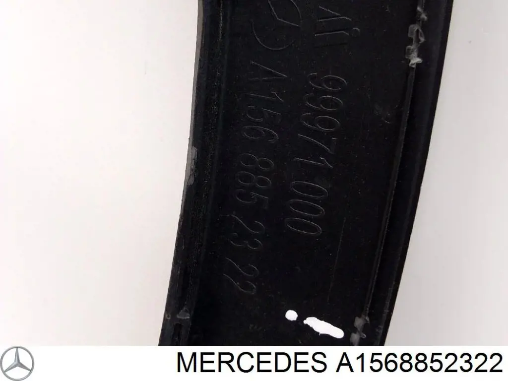 A1568852322 Mercedes Expansor (placa sobreposta) de arco do pára-lama dianteiro esquerdo