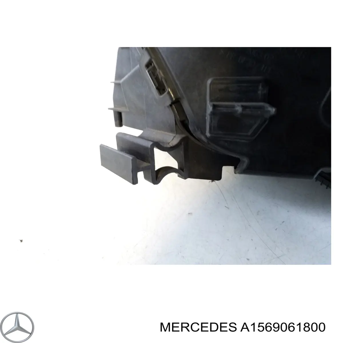 Luz direita Mercedes A1569061800 preço, a partir de 792,43 USD