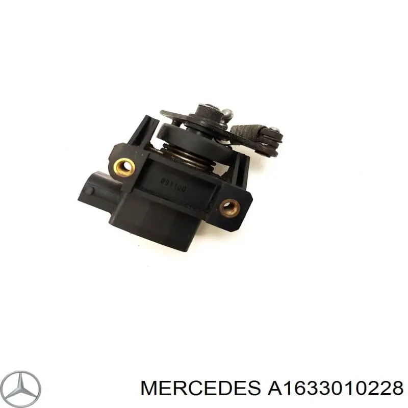 1633010228 Mercedes 