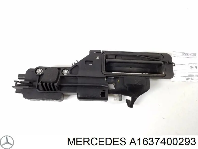 A1637400293 Mercedes Puxador externo de tampa de porta-malas (de 3ª/5ª porta traseira)
