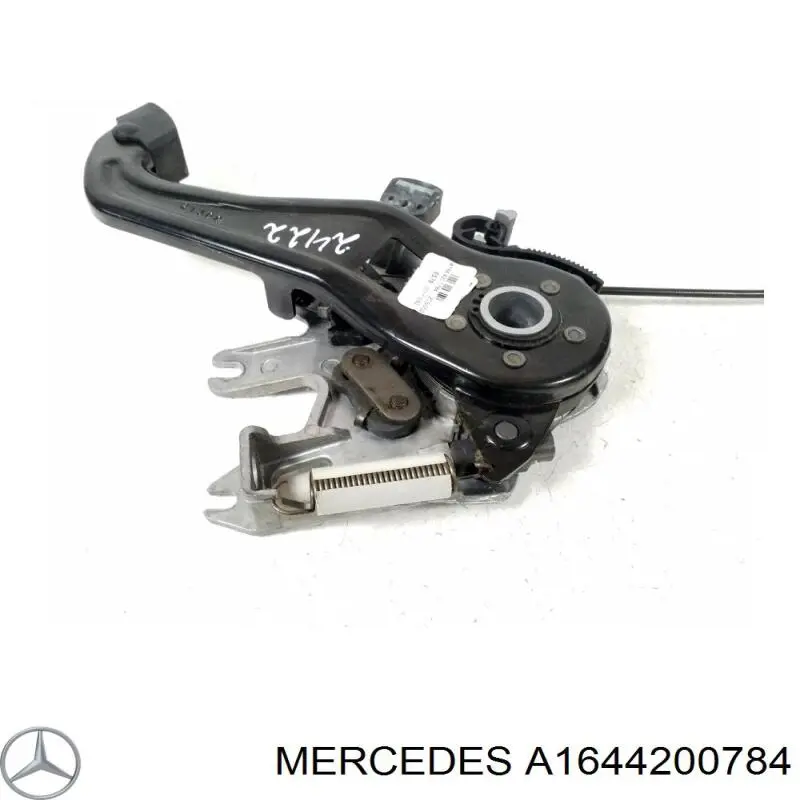 1644200784 Mercedes 
