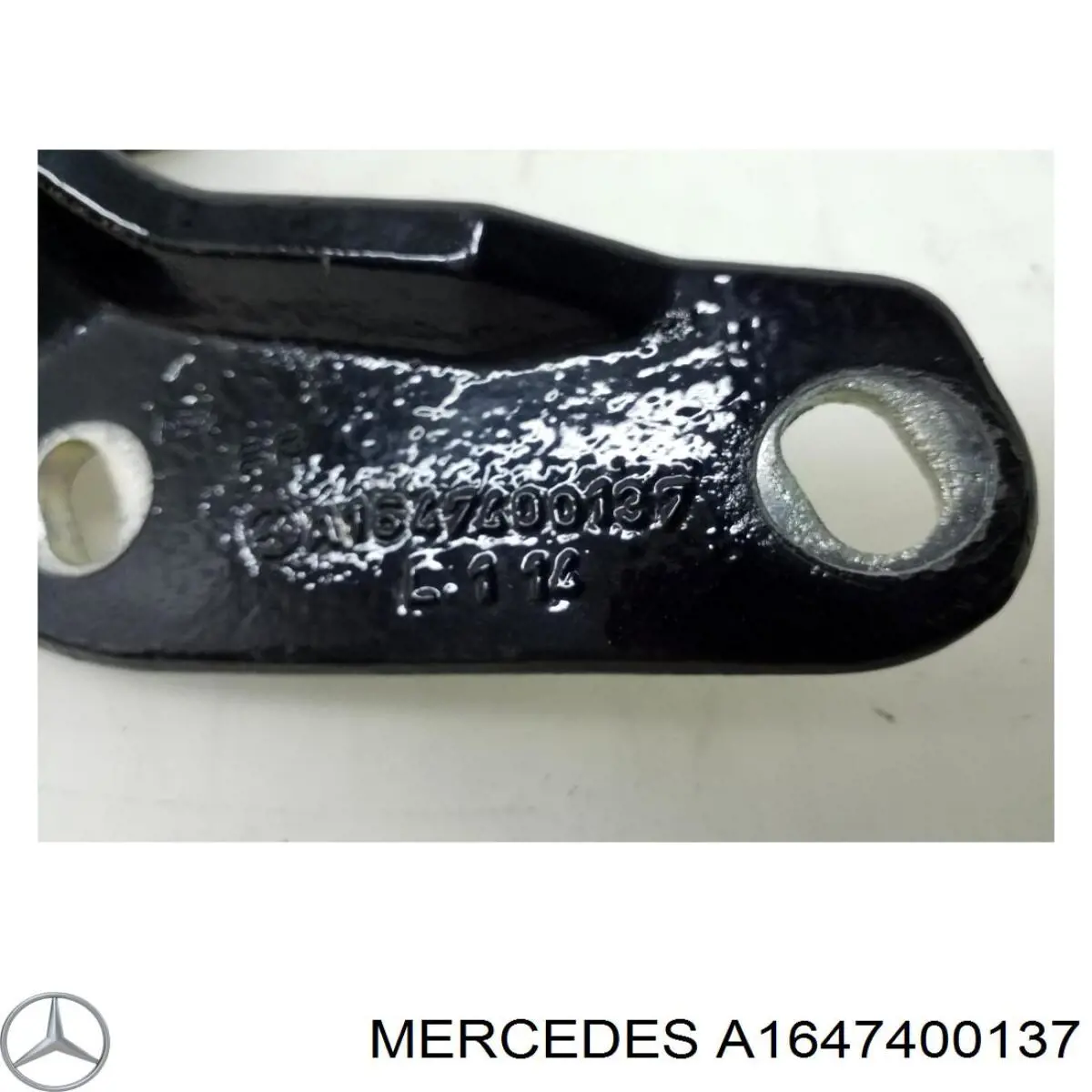 A1647400137 Mercedes Gozno da porta traseira (de 3º/5º bagageiro)