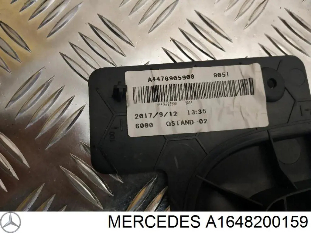 Consola (adaptador) de fixação da luz dianteira esquerda Mercedes A1648200159 preço, a partir de 130,02 USD
