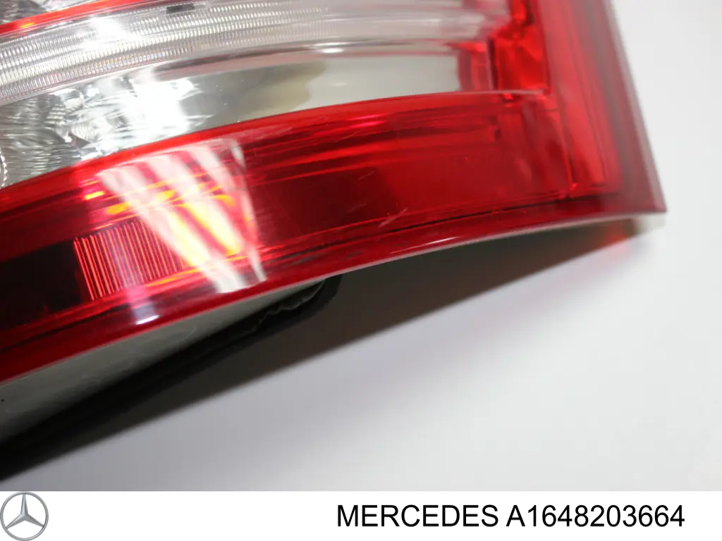 A1648203664 Mercedes Lanterna traseira direita