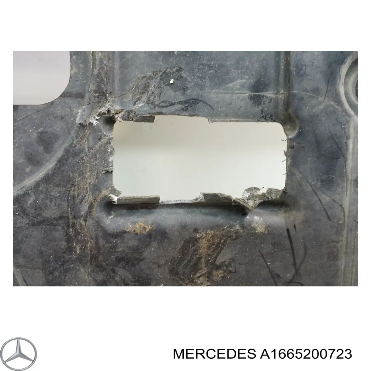 Compre BF0136140002 Bapmic Proteção de motor dianteira