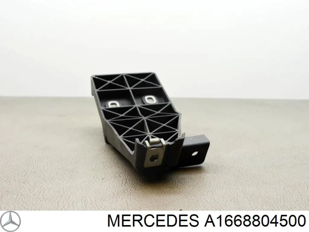 Consola direita do pára-choque traseiro Mercedes A1668804500 preço, a partir de 51,33 USD