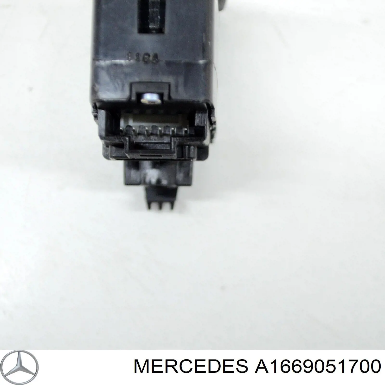 Botão de acionamento do fecho de tampa de porta-malas (de 3ª/5ª porta (de tampa de alcapão) Mercedes A1669051700 preço, a partir de 59,69 USD