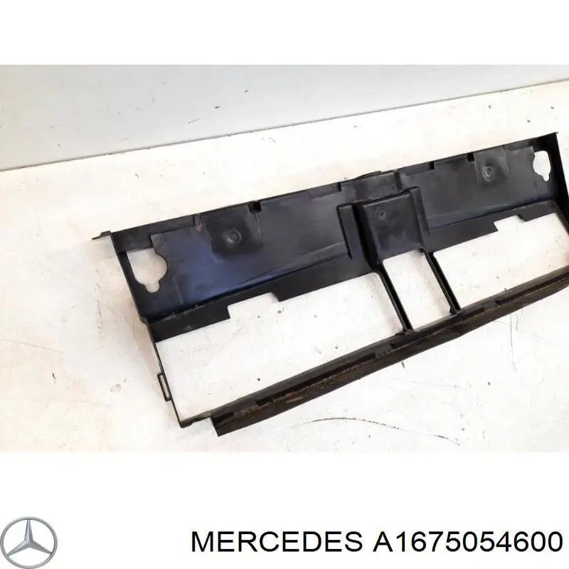Compre A1675054600 Mercedes Conduto de ar (defletor) inferior do radiador