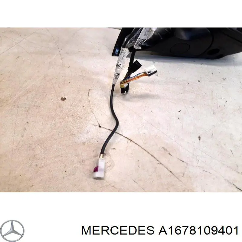 Caixa do espelho de retrovisão direito A1678109401 Mercedes