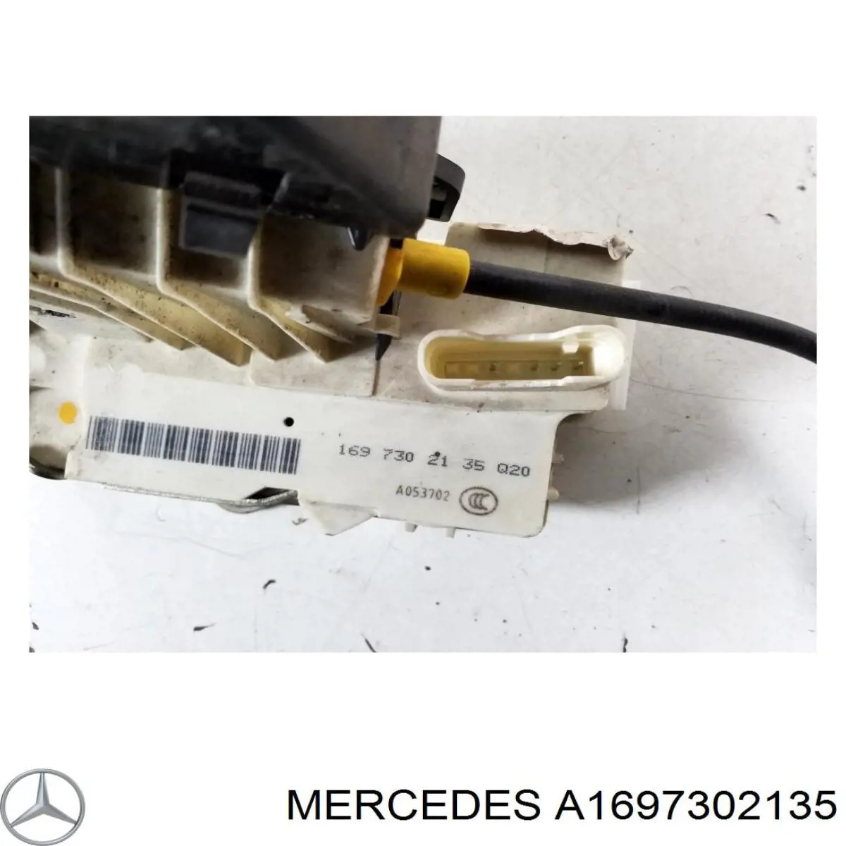 Fecho da porta traseira esquerda A1697302135 Mercedes