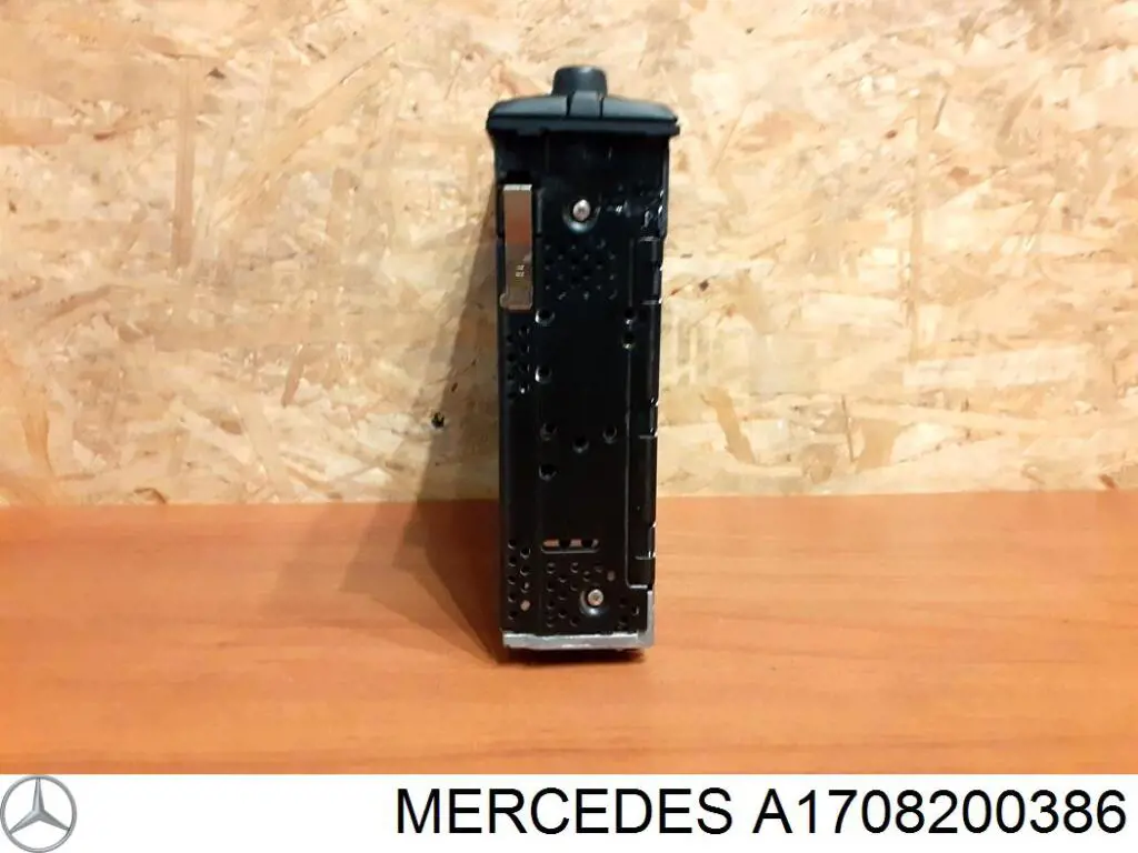 A1708200386 Mercedes Aparelhagem de som (rádio AM/FM), universal