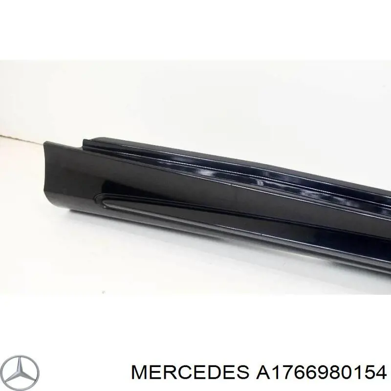 1766980154 Mercedes Placa sobreposta (moldura) externa direita de acesso