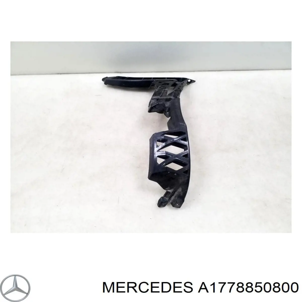 Guia direita do pára-choque traseiro Mercedes A1778850800 preço, a partir de 75,04 USD