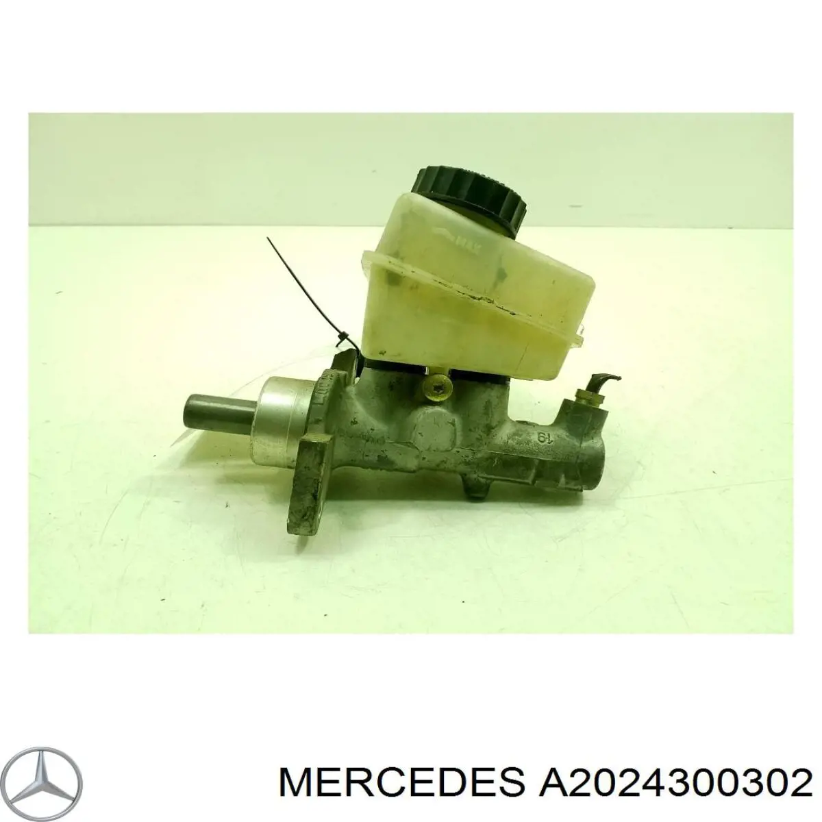A2024300302 Mercedes Tanque de cilindro mestre do freio (de fluido de freio)