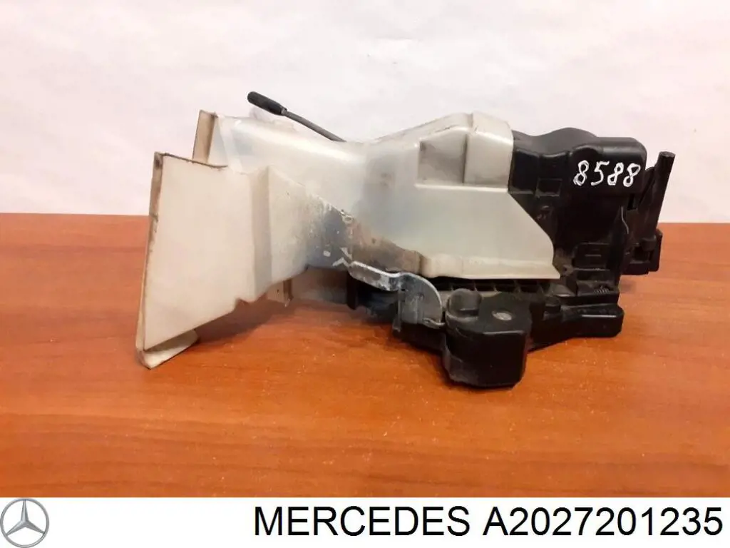 A2027201235 Mercedes Fecho da porta dianteira direita