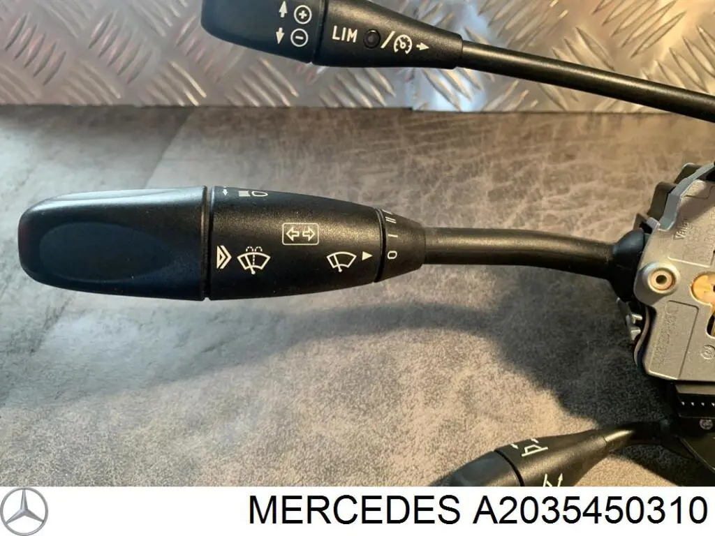A2035450310 Mercedes Comutador esquerdo instalado na coluna da direção