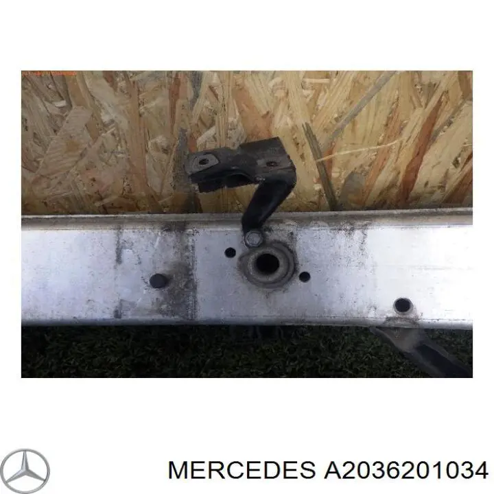 A2036201034 Mercedes Reforçador do pára-choque dianteiro
