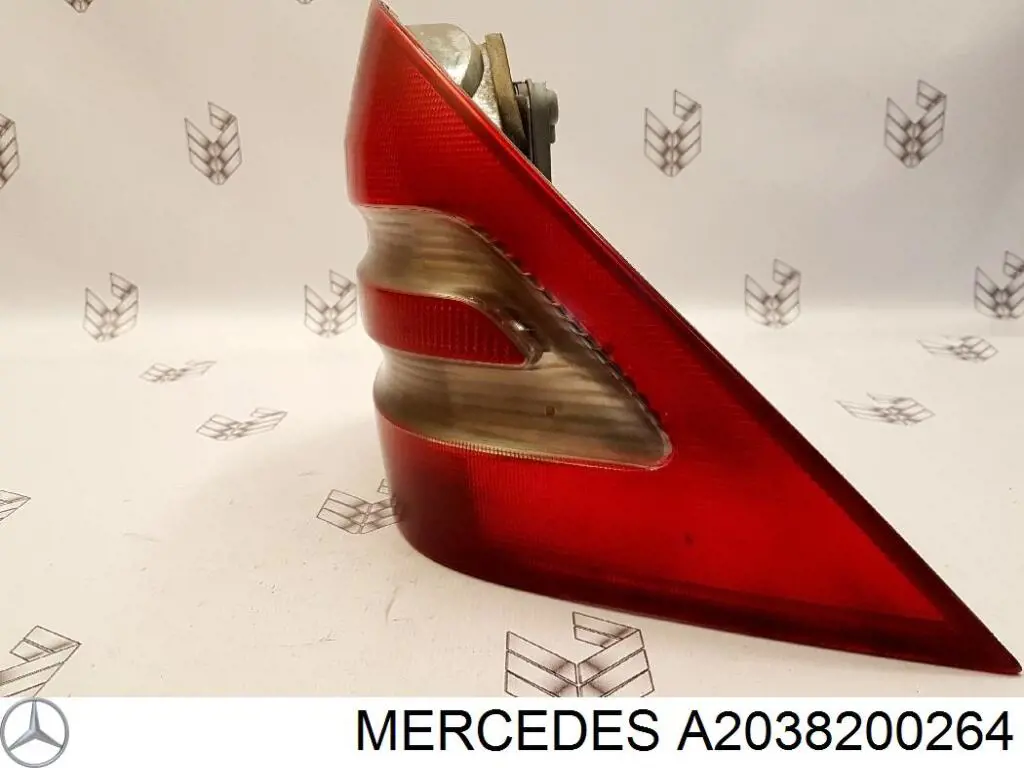 A2038200264 Mercedes Lanterna traseira direita