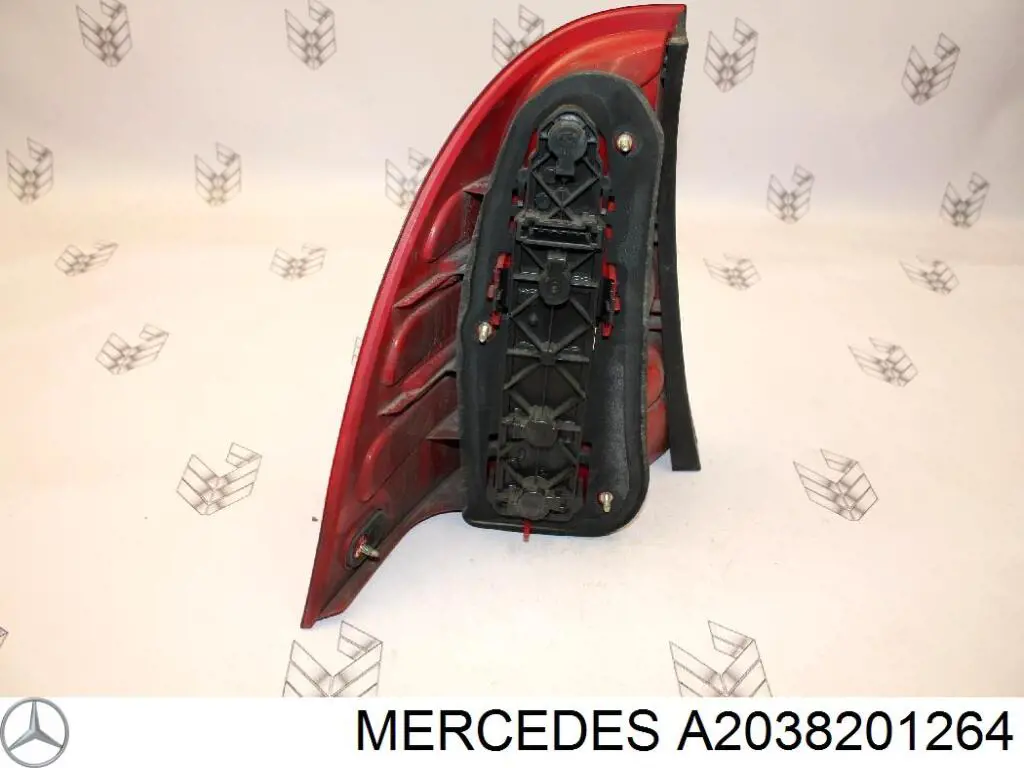 Lanterna traseira direita Mercedes A2038201264 preço, a partir de 204,31 USD