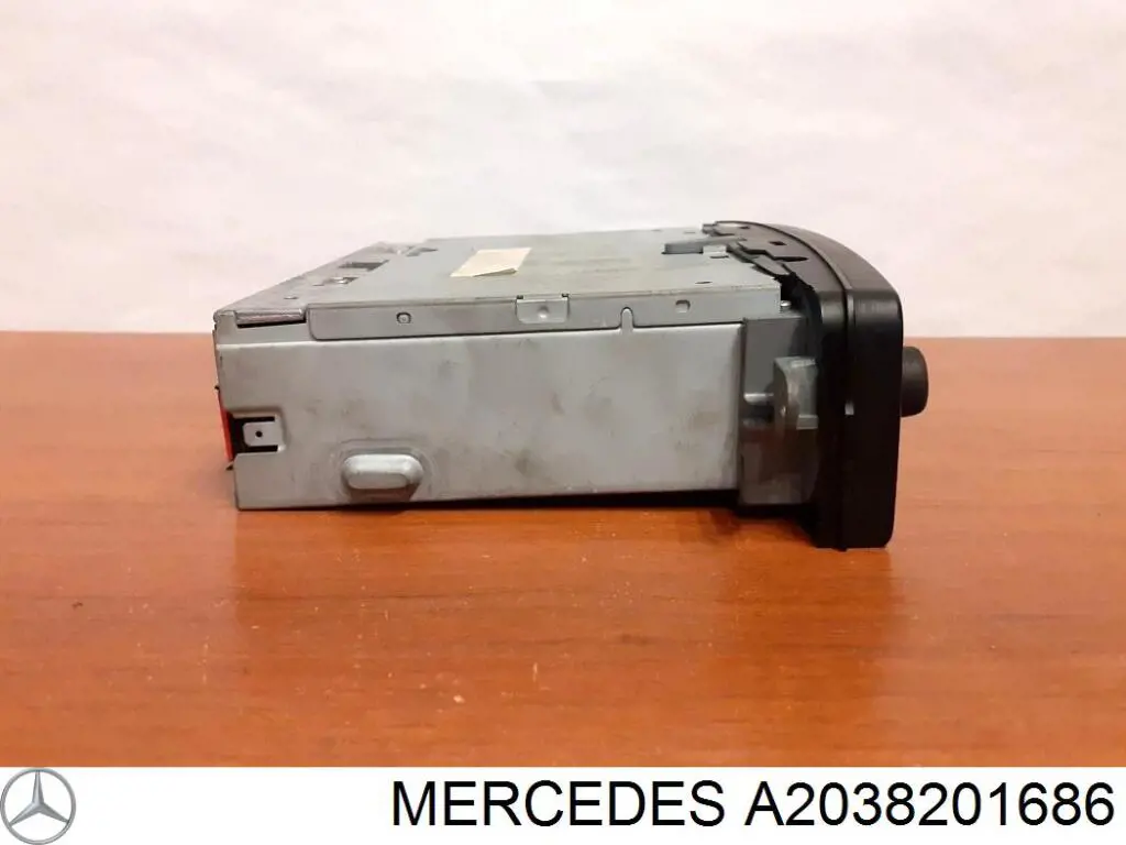 Aparelhagem de som (rádio AM/FM) Mercedes A2038201686 preço, a partir de 83,70 USD