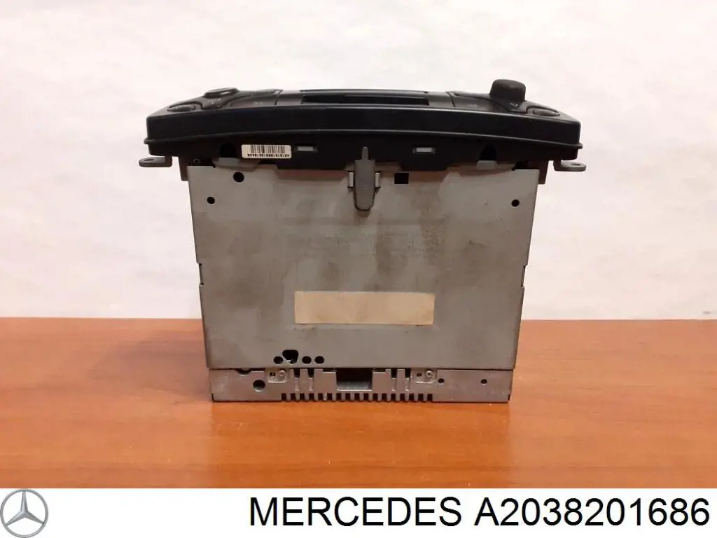Compre A2038201686 Mercedes Aparelhagem de som (rádio AM/FM)