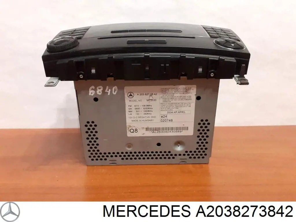 2038273842 Mercedes Aparelhagem de som (rádio AM/FM)