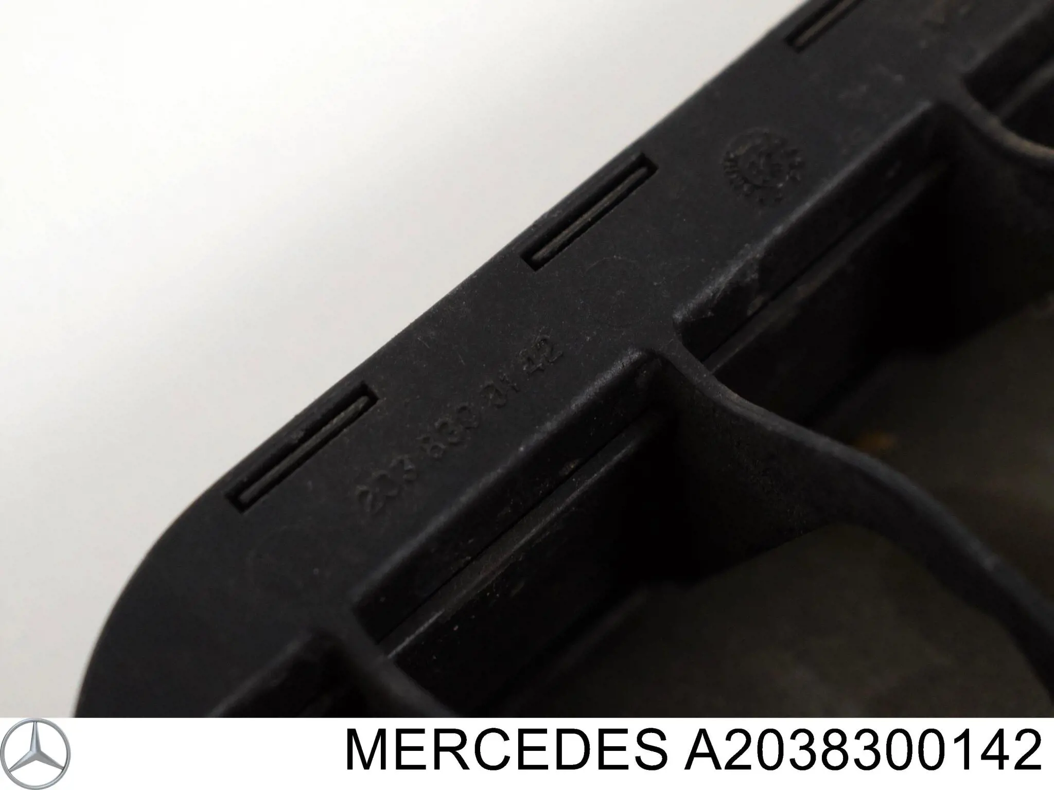 Compre A2038300142 Mercedes Grelha traseira de ventilação