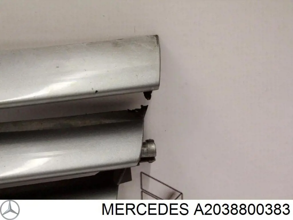 Grelha do radiador A2038800383 Mercedes