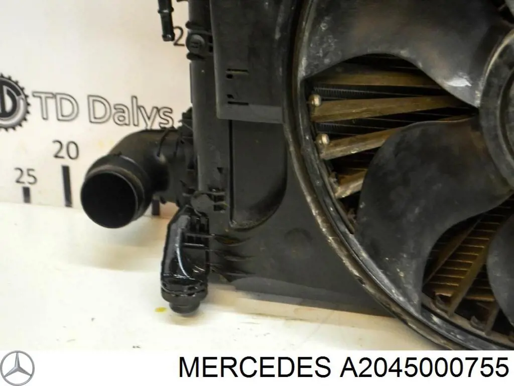 Compre A2045000755 Mercedes Difusor do radiador de esfriamento, montado com motor e roda de aletas