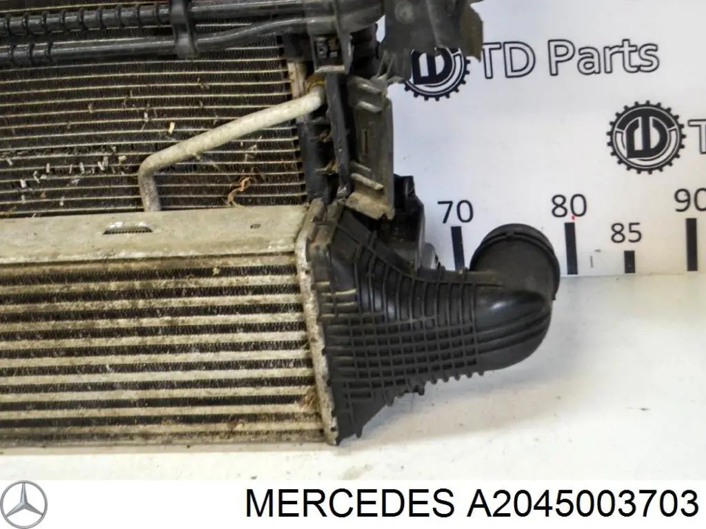 Radiador de esfriamento de motor Mercedes A2045003703 preço, a partir de 153,50 USD