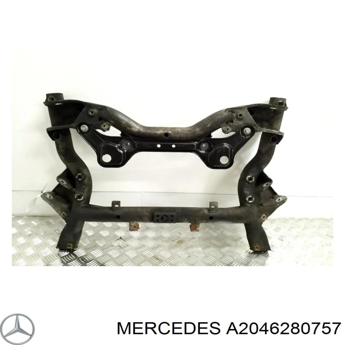 Compre A2046280757 Mercedes Viga de suspensão dianteira (plataforma veicular)