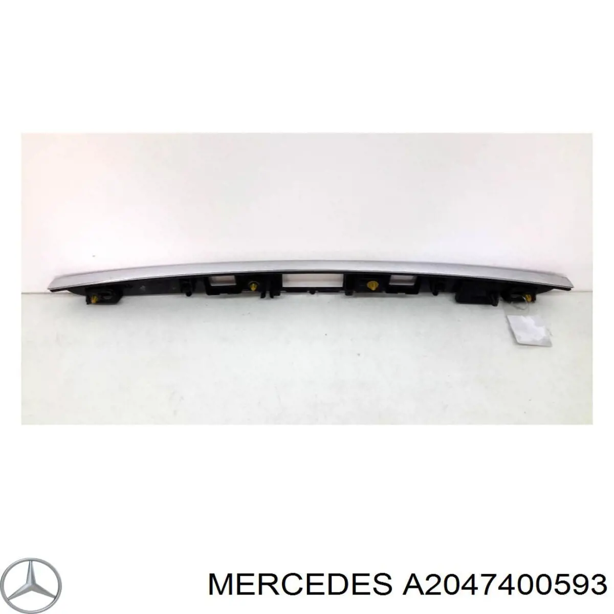 A2047400593 Mercedes Placa sobreposta de porta-malas (de 3ª/5ª porta traseira)