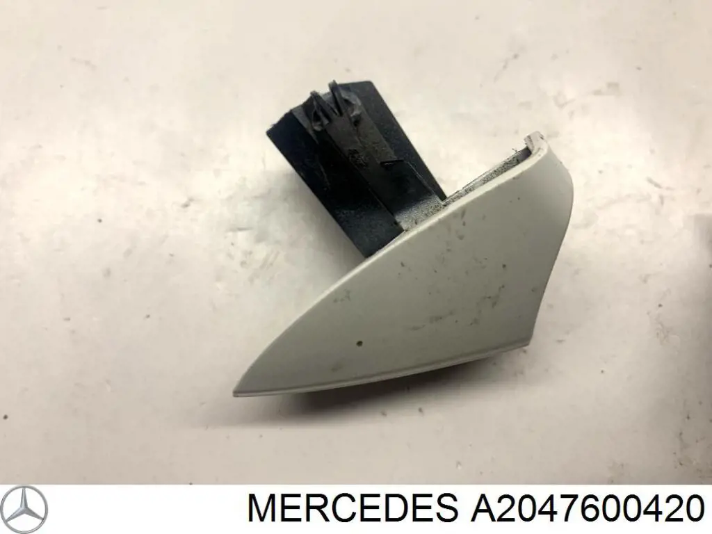A20476004209650 Mercedes Tampa de maçaneta externa da porta traseira direita