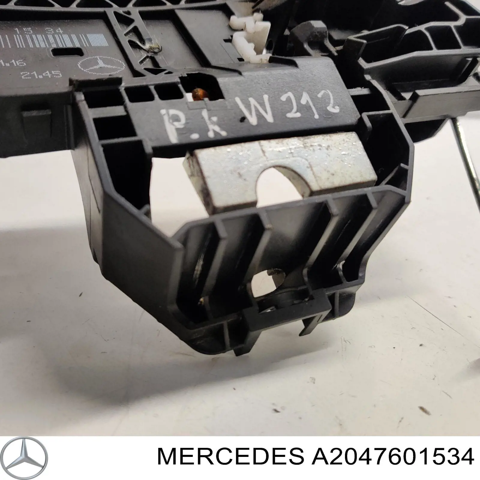 Compre A2047601534 Mercedes Suporte de maçaneta externa da porta dianteira esquerda