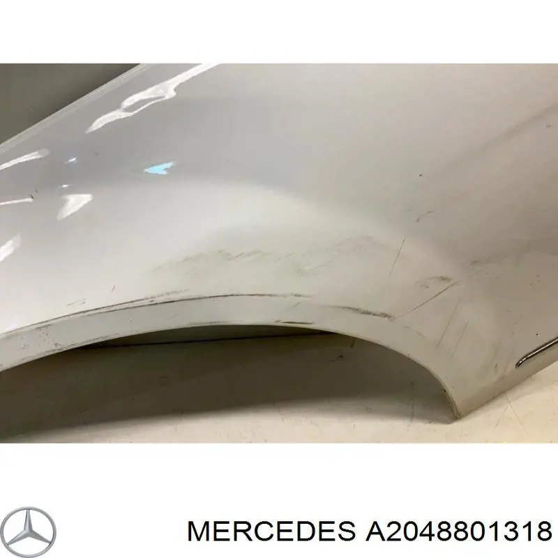 A2048801318 Mercedes Pára-lama dianteiro esquerdo