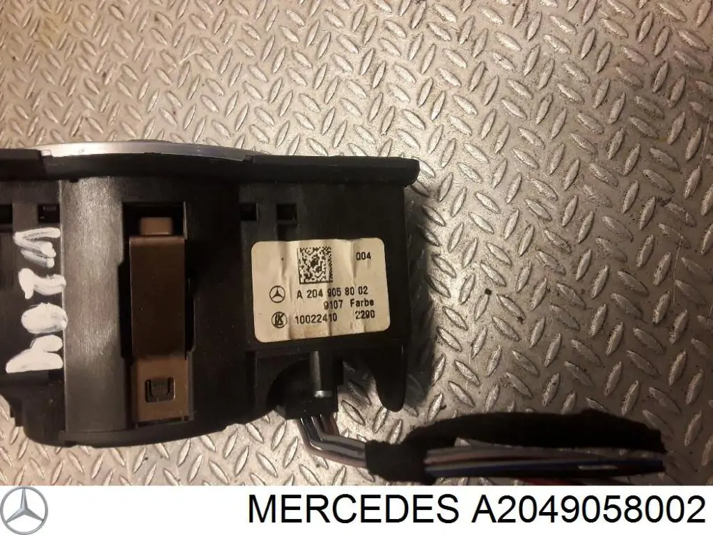 Comutador das luzes no "painel de instrumentos" Mercedes A2049058002