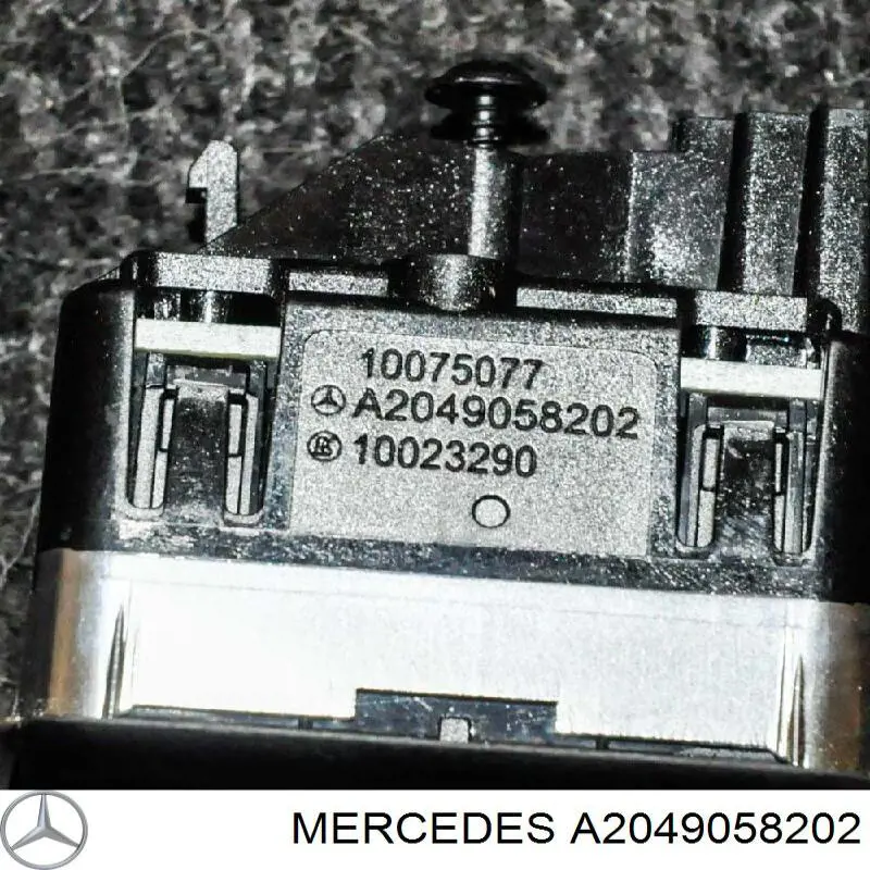 Compre A2049058202 Mercedes Botão dianteiro direito de ativação de motor de acionamento de vidro