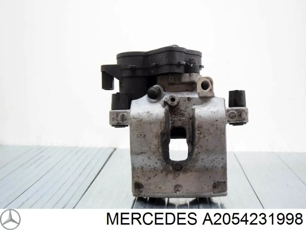 A2054231998 Mercedes Suporte do freio traseiro esquerdo