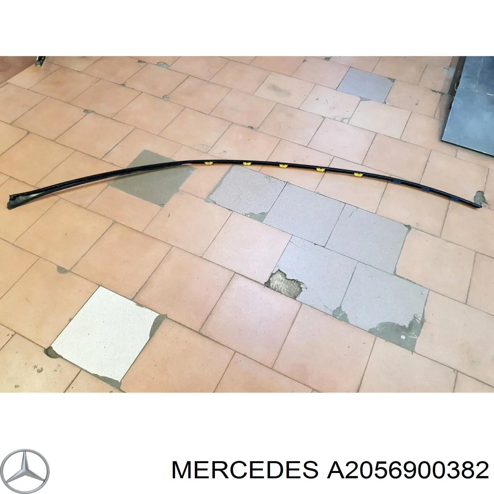 Compre A2056900382 Mercedes Moldura do teto esquerda