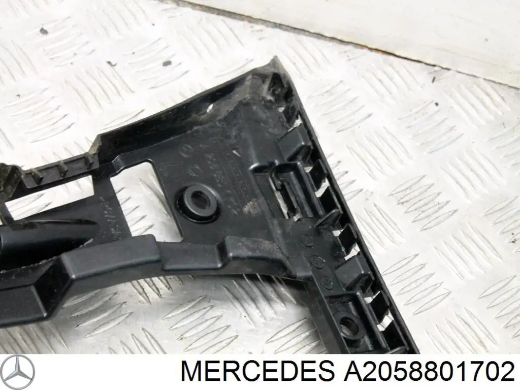 Compre A2058801702 Mercedes Guia esquerda do pára-choque traseiro